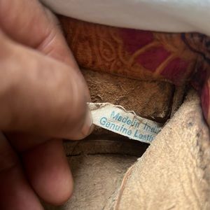 This pristine vintage 1950 handbag leather can be in your closet today!